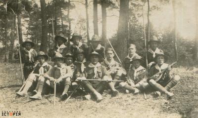 Пластуни в с.Брюховичі, Львівського повіту, Львівського в-ва, 1920 рік