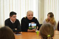 <p>Досвідом ділиться Олександр Калініченко </p>